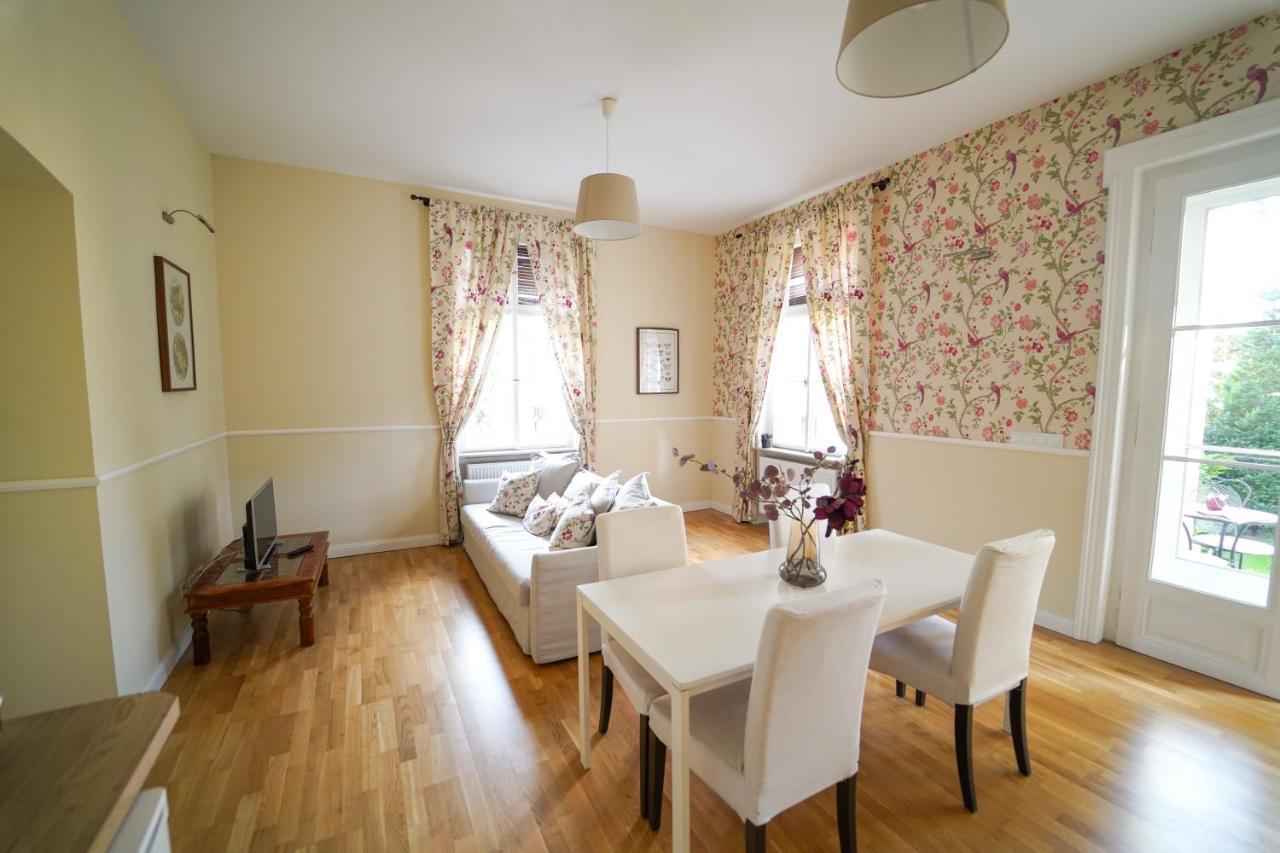 Spa Apartments Theresia Dubí エクステリア 写真