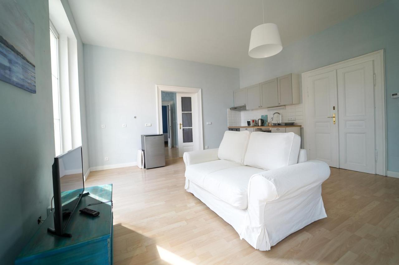 Spa Apartments Theresia Dubí エクステリア 写真