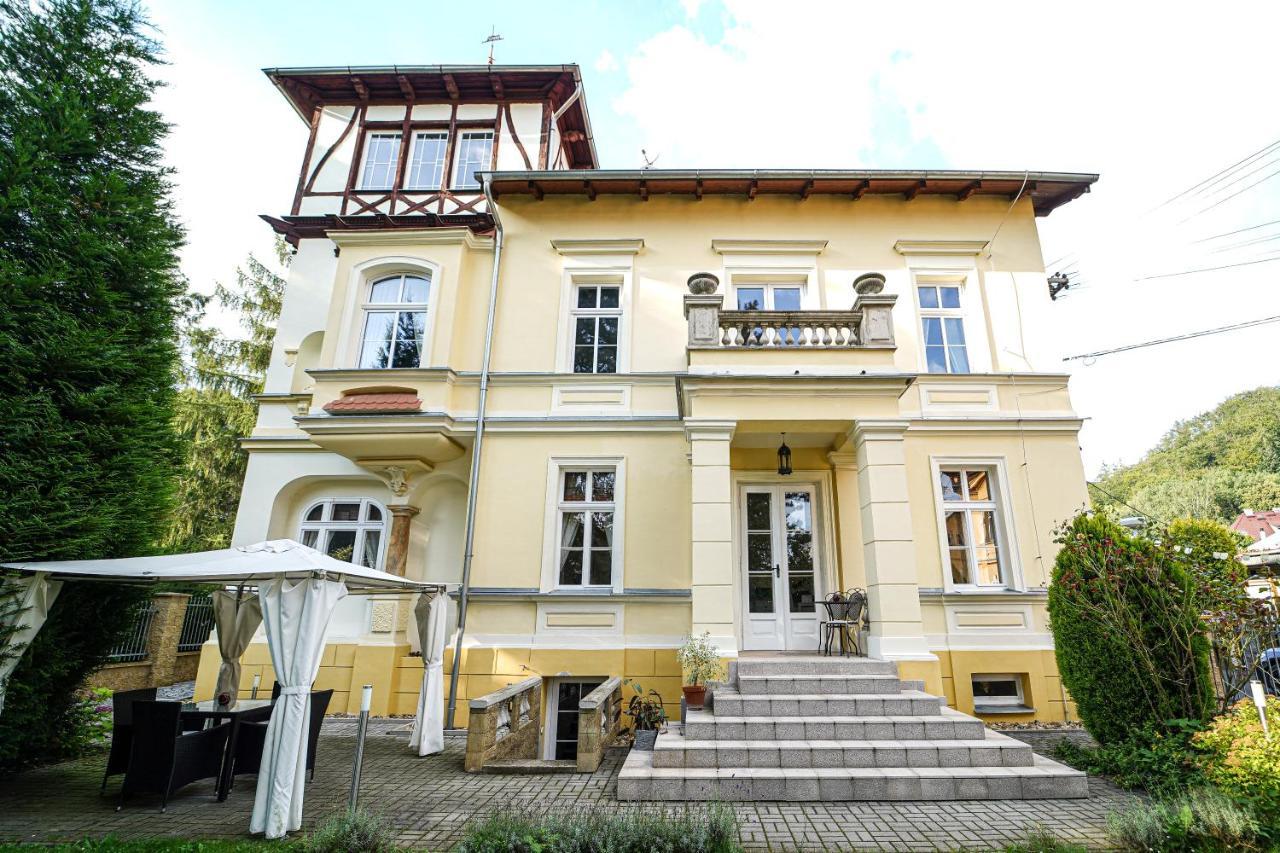 Spa Apartments Theresia Dubí エクステリア 写真