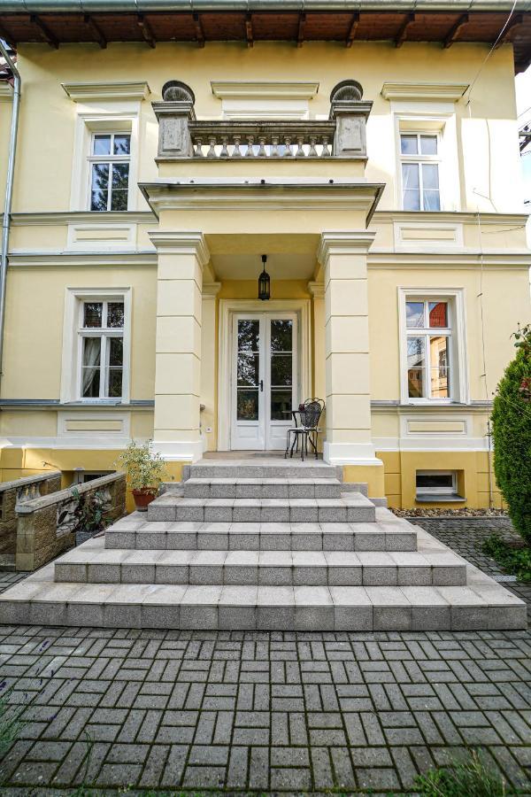 Spa Apartments Theresia Dubí エクステリア 写真